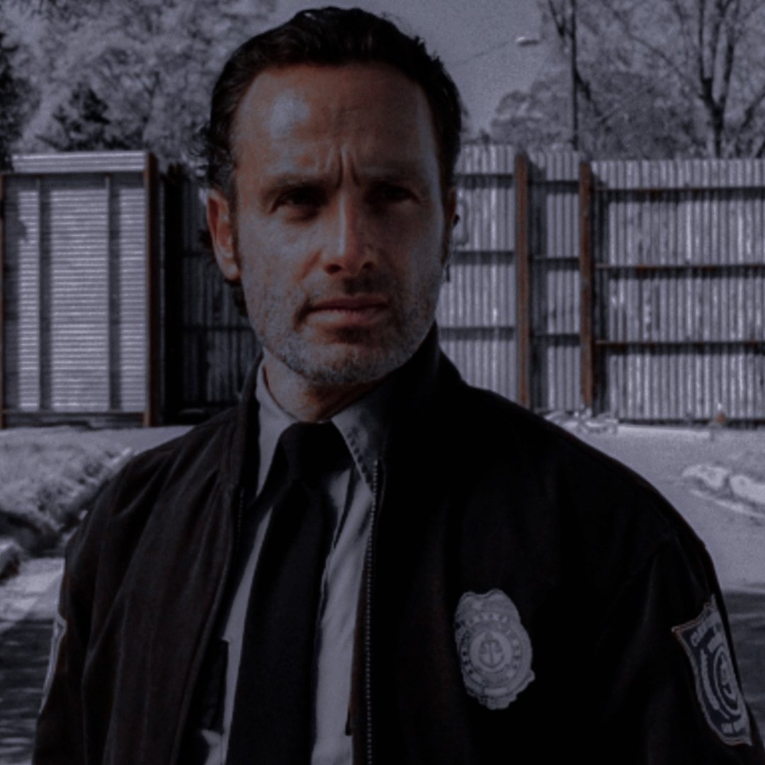 *𝐀𝐍𝐀𝐊𝐈𝐍 𝐒𝐊𝐘𝐖𝐀𝐋𝐊𝐄𝐑 ( H ) ( parody ) tweet media