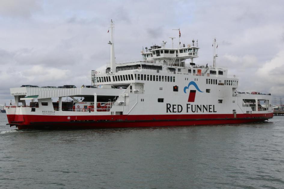 Red Funnel issues apology as car ferries cancelled dlvr.it/TCmR2Y