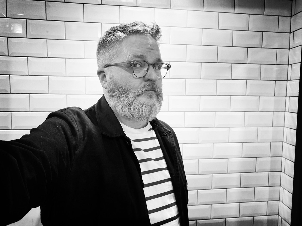 I’m playing a gig with some amazing acts on 13th of this month. The Cords! Stevie Jackson from Belle and Sebastian! Gavin Dunbar from Camera Obscura DJing! 

Details below 👇 

buytickets.at/starterpacksgl…
