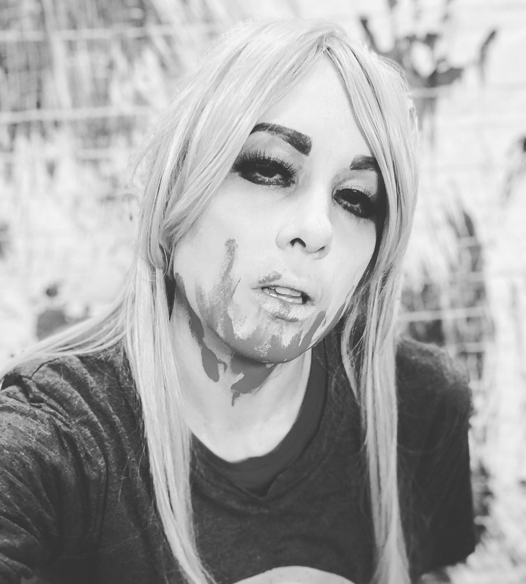 AriVillain's tweet photo. Dear Fiends,
The world at times is devoid of colour, a grey scale pale reality of what we feel or perceive.
At times this demon within me drains my life. Other times when I fed it, this demon gives me life.
#blackandwhitephotography #demonwithin #augmentedreality #horror https://t.co/DLw2tB7mXF