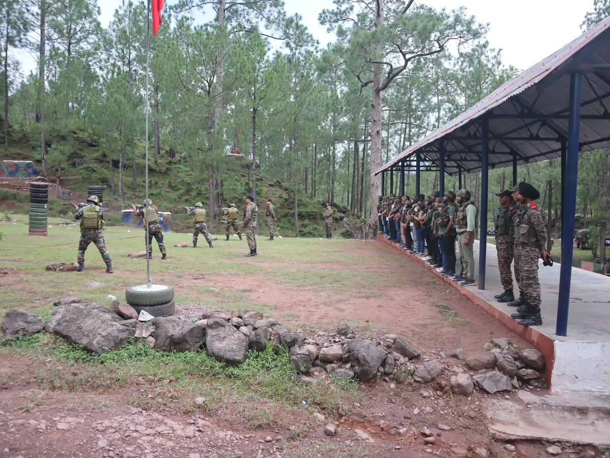 prodefencejammu's tweet photo. #DCC2024
#Day2
An unforgettable experience for
#DefenceCorrespondenceCourse at Corps Battle School, #Sarol. They witnessed battle inoculation, live firing drills, explored the IED training facility, & even got hands-on with firing & Burma Bridge crossing.🇮🇳
@Whiteknight_IA https://t.co/RSGYU8MmSW