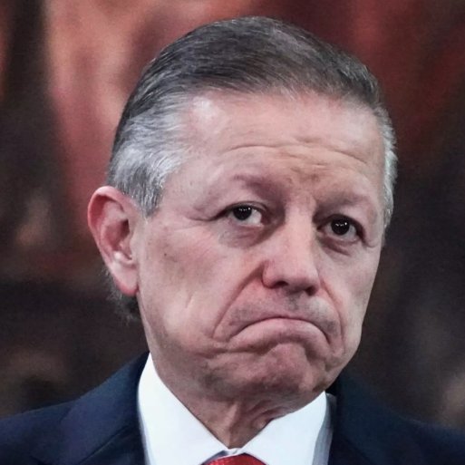 Oswaldo Ríos (@oswaldoriosm) on Twitter photo Resolvamos esto de una vez por todas...
¿Qué ministro representa la <a href="/SCJN/">Suprema Corte</a> que queremos los mexicanos?
RT 🔄 <a href="/NormaPinaH/">Norma PH</a>
FAV ❤️ <a href="/ArturoZaldivarL/">Arturo Zaldívar</a> Resolvamos esto de una vez por todas...
¿Qué ministro representa la <a href="/SCJN/">Suprema Corte</a> que queremos los mexicanos?
RT 🔄 <a href="/NormaPinaH/">Norma PH</a>
FAV ❤️ <a href="/ArturoZaldivarL/">Arturo Zaldívar</a>