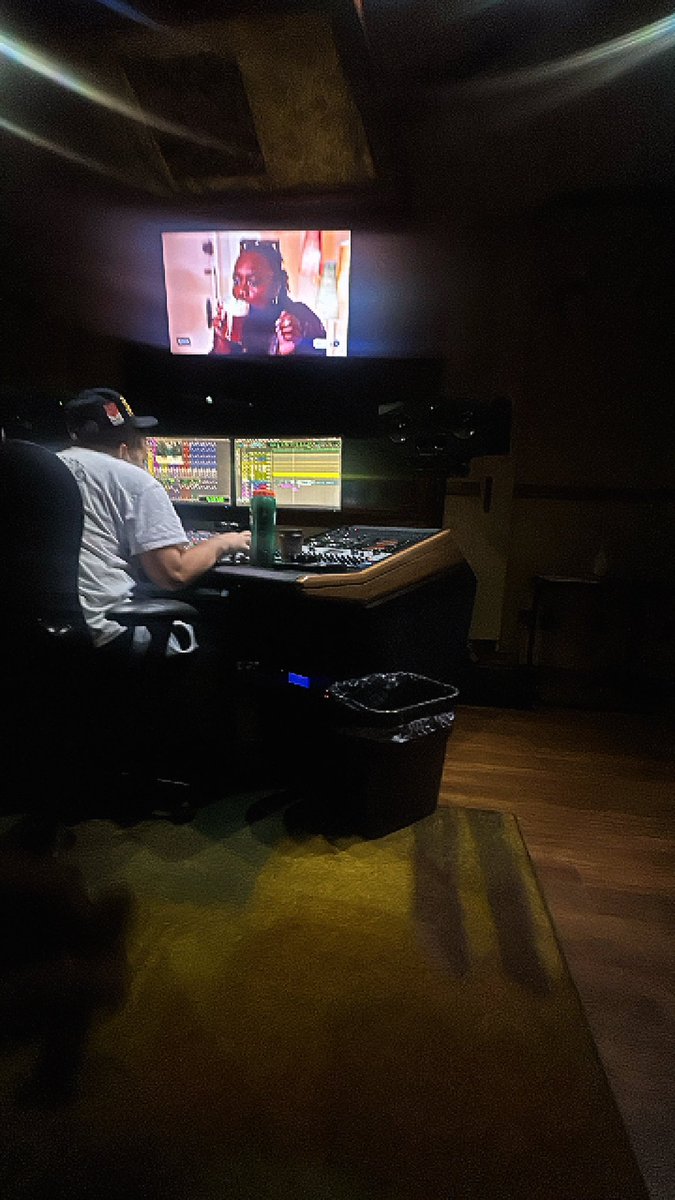 _LowkeyENT's tweet image. 