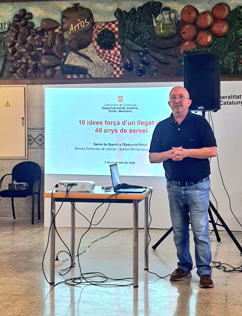 Avui el <a href="/smiqueltgn/">Salvador Miquel i Estrada</a> ens ha regalat 10 aprenentatges de la seva trajectòria de 42 anys de servei públic en l'àmbit de la Justícia. 
Moltes gràcies pels moments viscuts! 
Trobarem a faltar venir a Tarragona i fer un arròs amb tu o llegir els teus correus amb cites de Kavafis