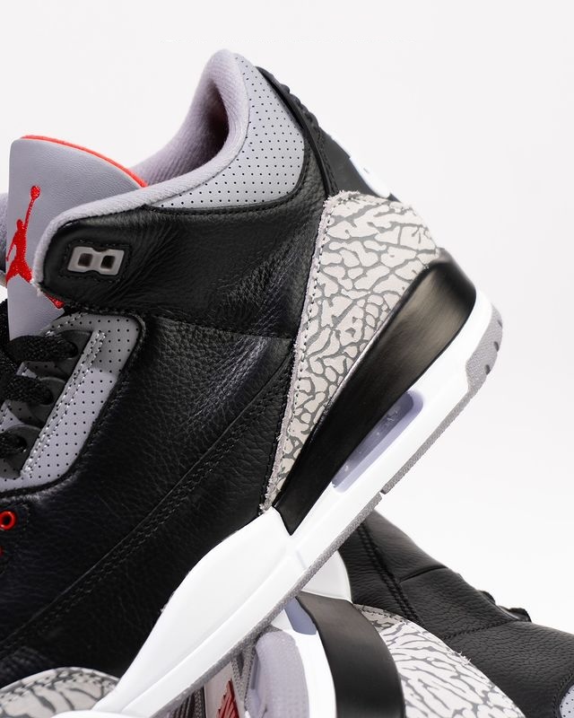 JustFreshKicks tweet media