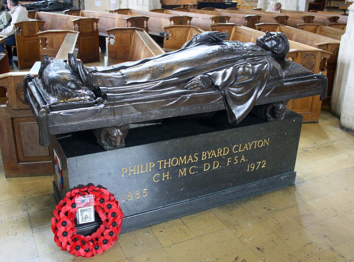mavmaramis's tweet photo. Church of All Hallows by the Tower, London. Chest tomb and recumbant effigy of Philip 'Tubby' Clayton d.1972 by Cecil Thomas. Clergyman and founder of Toc-H. Photo: 06.07.2024. #London #effigy #PhilipClayton #CecilThomas @Portaspeciosa https://t.co/JYohce2w9n