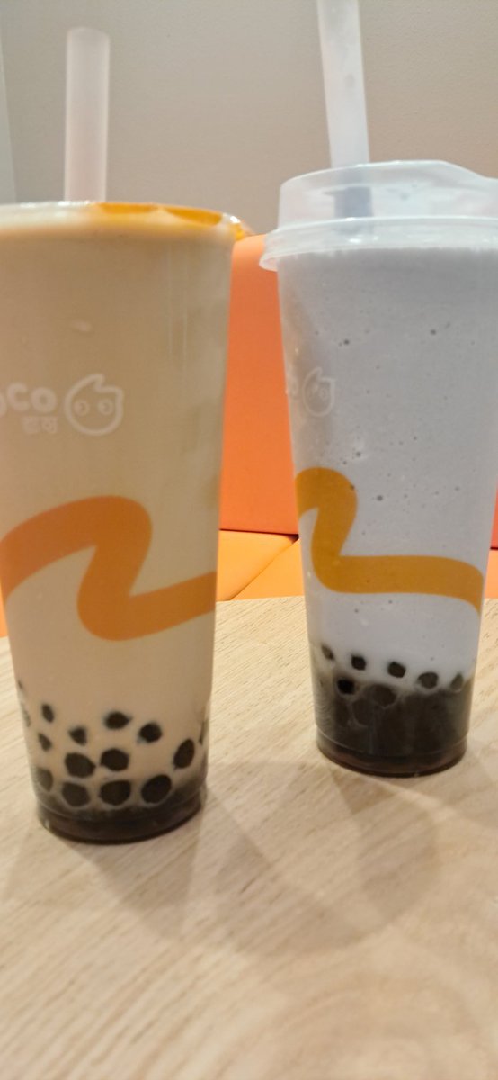 adamwetherden's tweet image. Day in Barcelona.
- comics &amp;amp; manga
- bubble tea
- steamed buns
- takoyaki (octopus balls)

And meeting a new friend. A great day. 😺