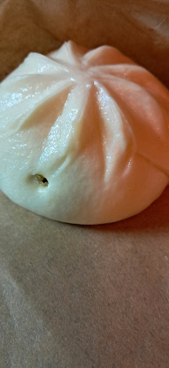 adamwetherden's tweet image. Day in Barcelona.
- comics &amp;amp; manga
- bubble tea
- steamed buns
- takoyaki (octopus balls)

And meeting a new friend. A great day. 😺