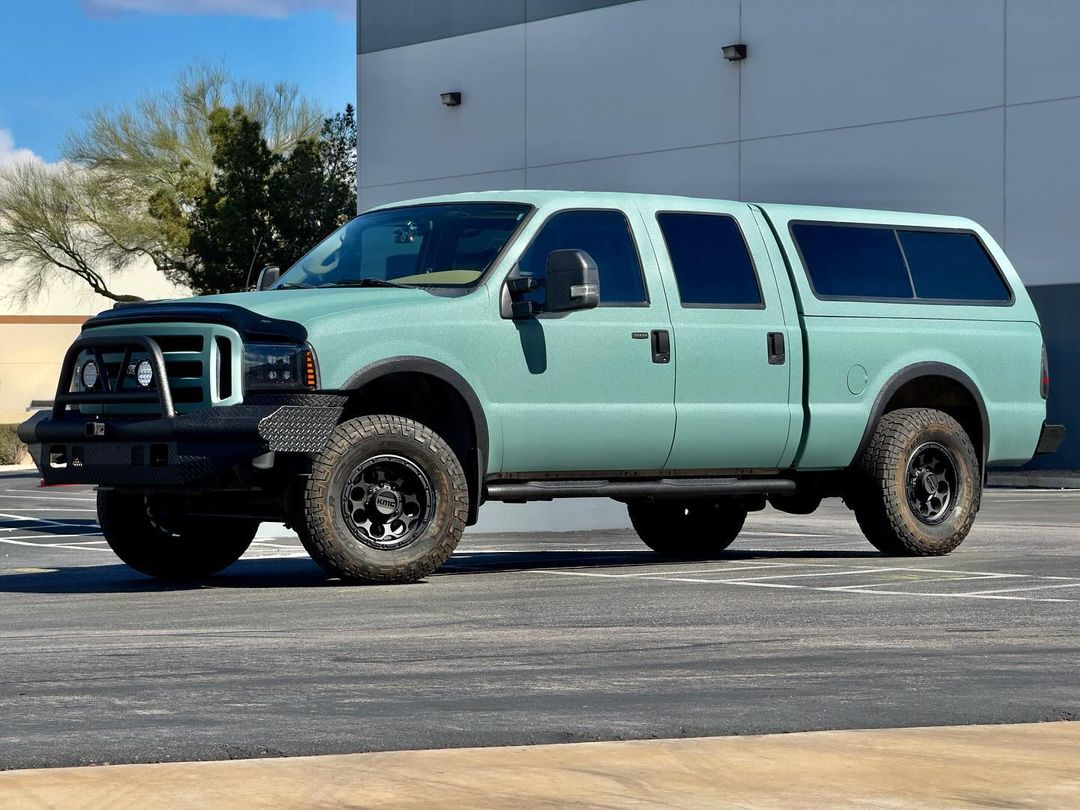 LINEXProtects's tweet image. We love this unique full body LINE-X spray color choice on this Ford Super Duty. 😍

📸: LINE-X of Las Vegas 
(linexoflasvegas on IG)

#LINEX #LINEXIt #FullBodySpray