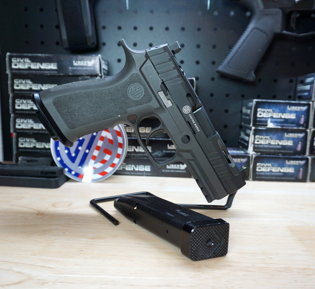 AZWS's tweet photo. Got another @sigsauerinc P320 #Spectre built. I will be adding the #Romeo X pro next week. She is a beauty π«πΊπΈπΊπΈπΊπΈ
#sigsauer #sigsauerinc #sigoptics #siglife #AZWS #Shootingforum #2ADefenders https://t.co/3f6SL048Ti