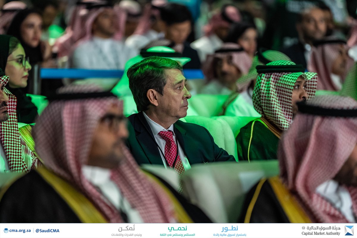 "التراخيص التجريبية للتقنية المالية سمحت لنا باحتضان التطورات التقنية المالية مع الحفاظ على إطار تنظيمي يحمي المستثمرين ويضمن استقرار السوق"

من حديث معالي رئيس مجلس ⁧#هيئة_السوق_المالية⁩ خلال جلسته الحوارية اليوم ضمن جلسات مؤتمر ⁧#24فنتك