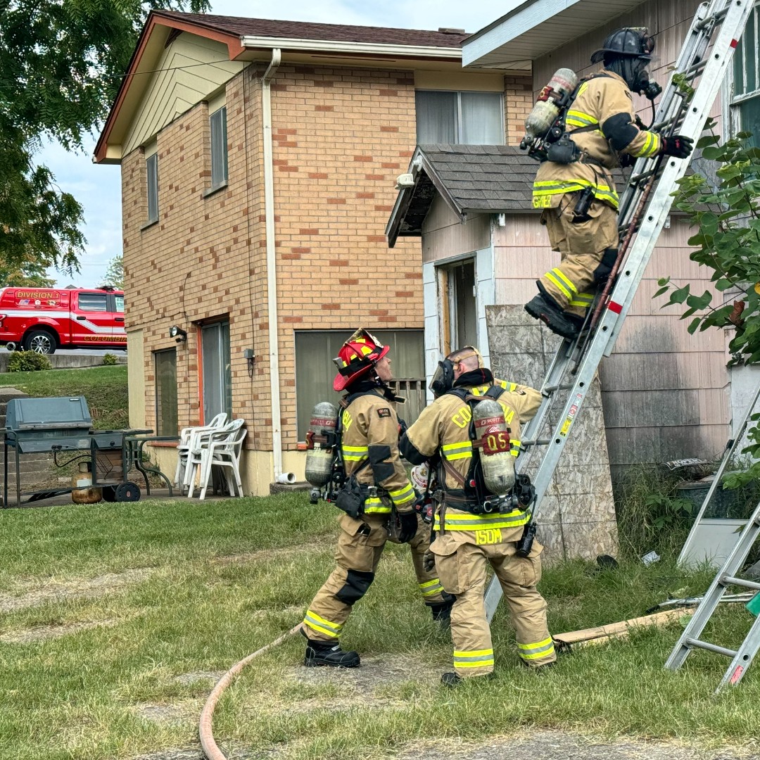 Columbia_Fire's tweet photo. Our firefighters have been hard at work training for structure fires. Some skills they worked on were fire attacks, stretching preconnected hand lines, carrying ladders for egress as well as venting, entering, and searching second floors. 🚒🔥 https://t.co/y15e1d1YcI