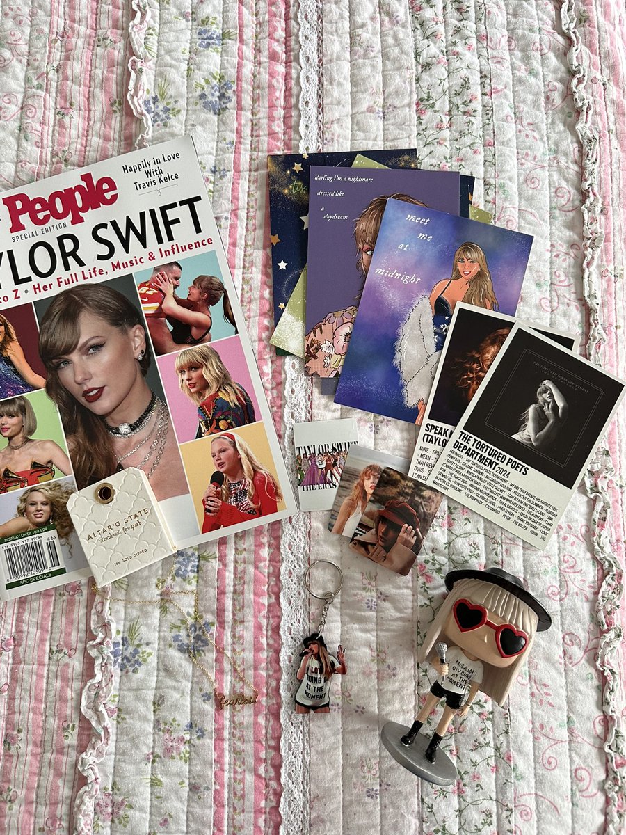 theswiftiegirls's tweet image. ✨swiftie giveaway✨
We are giving away these swiftie merch items to one of you! 🥺 below are the rules to enter!

Rules: 
Follow us
Like and repost
Comment your favorite era 

Winner will be announced September 18th!
Goodluck 💗
