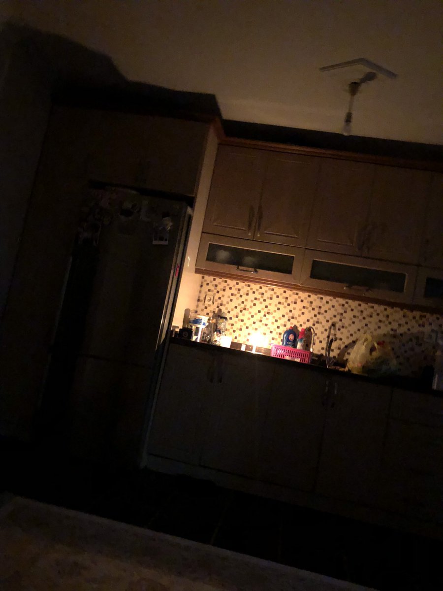 Sabah 10 dan beri elektrik direğinin kablosu bozuk elektriksiz kalmışız hala 5 saat sonra gelecek diyorlar sabahtan beri niye yapılmadı yeter her şeyimiz bozuldu ya !!! <a href="/BEDASDestek/">BEDASDestek</a> <a href="/bedaskurumsal/">BEDAŞ</a> <a href="/esenlerbelediye/">Esenler Belediyesi</a> @mt_goksu