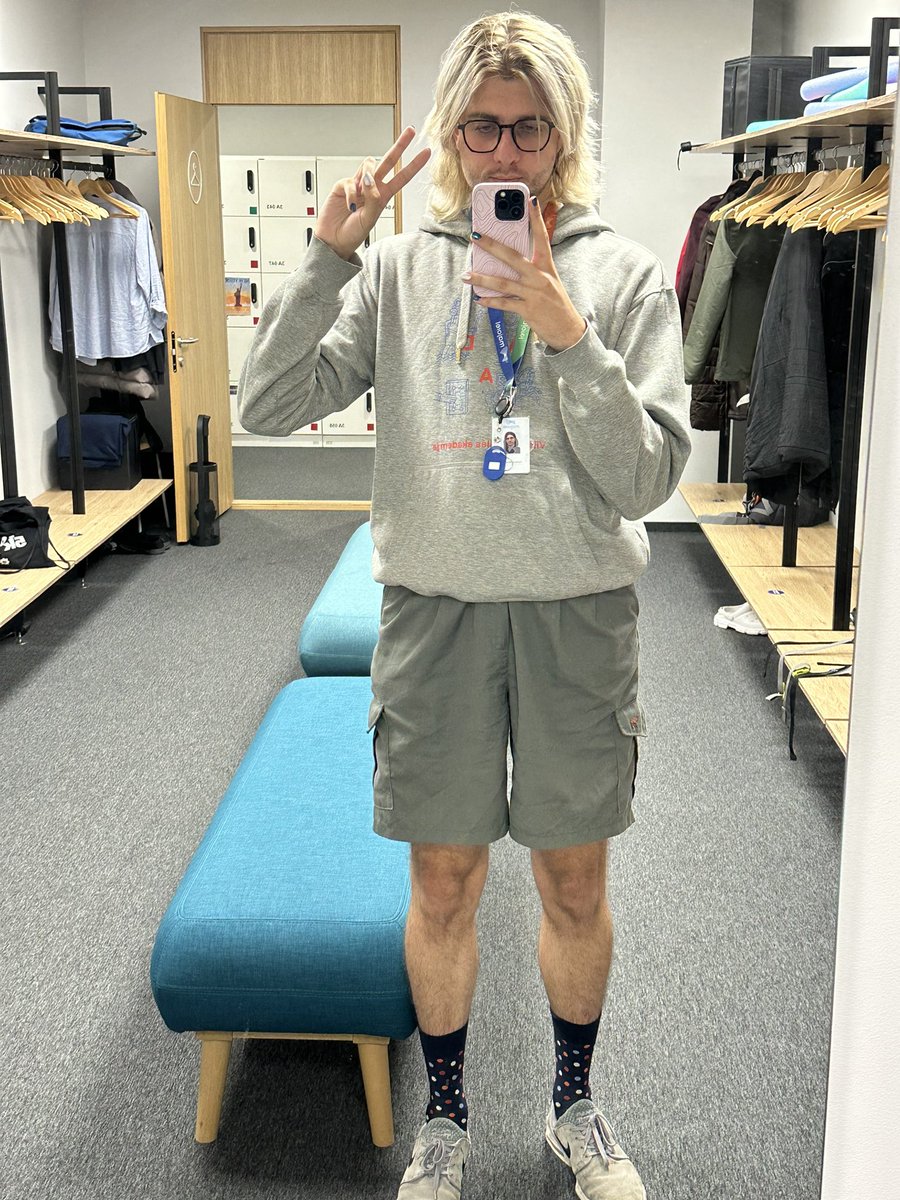 🩷🐴🪩 tweet media