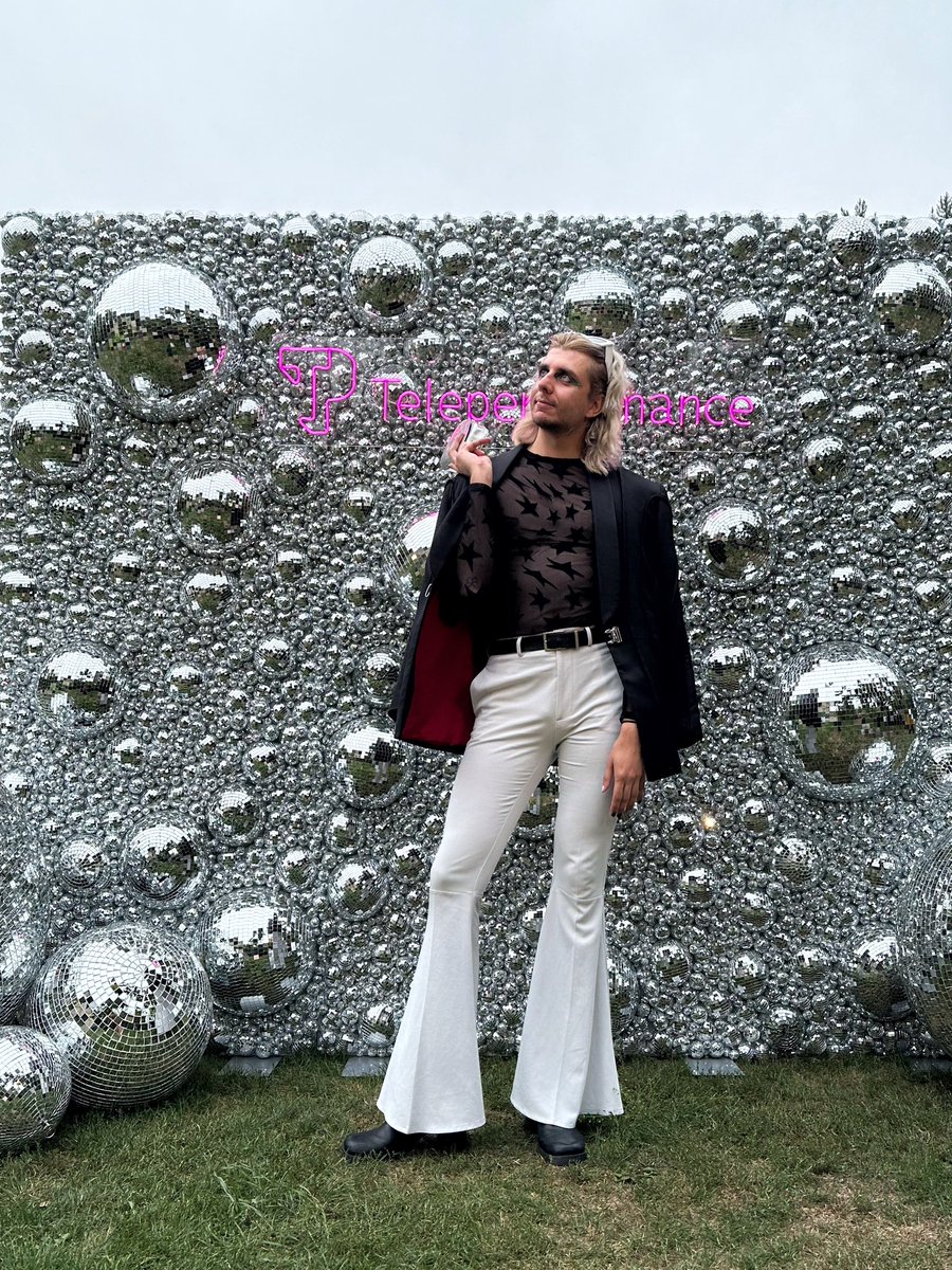 🩷🐴🪩 tweet media