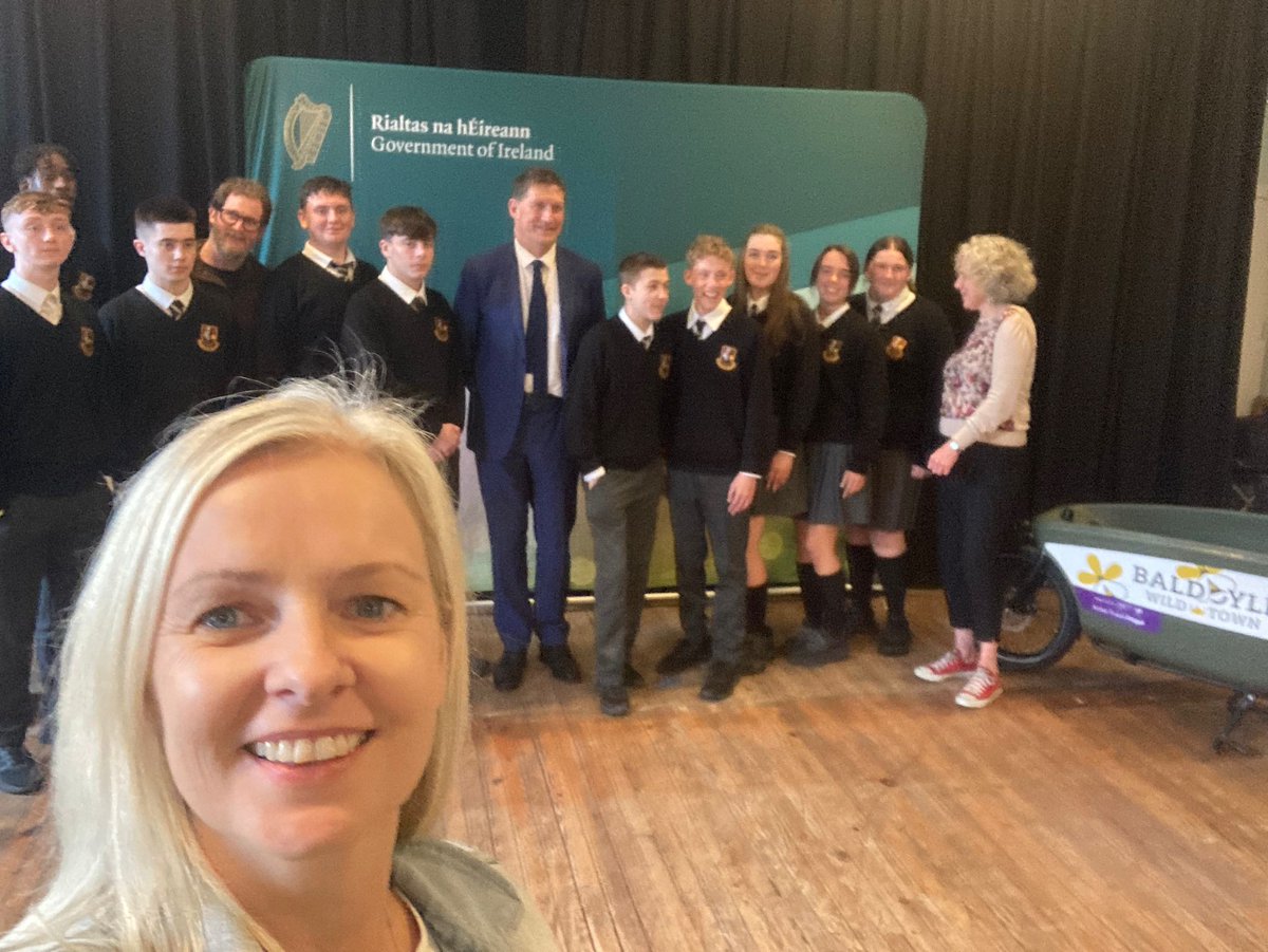 Ms Banks &amp; her Young Environmentalists &amp; Mr Blake &amp; his 6th year LCA class meeting Minister Ryan for all the great work with Pocket Forests for climate change &amp; the environment in Baldoyle . Big thanks to Aoife &amp; Joan who are fantastic advocates for PSN's work for the environment