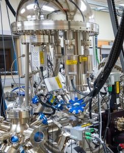 By storing more energy at a lower cost, new technology for batteries is important for our clean energy future. To make these technologies possible, @Energy is awarding $125 M to two Energy Innovation Hub teams led by <a href="/argonne/">Argonne National Lab</a> and <a href="/Stanford/">Stanford University</a>:  energy.gov/science/articl…