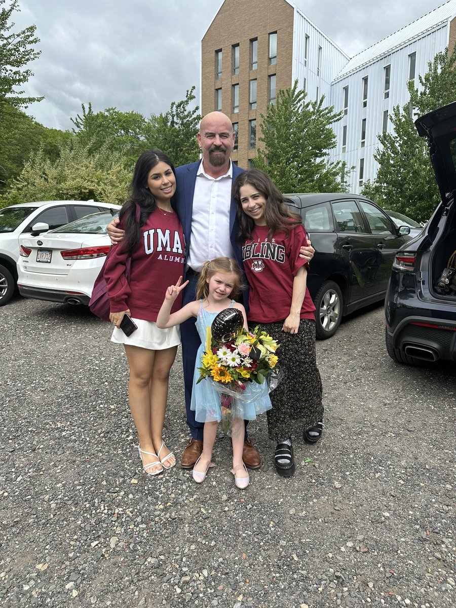 JohnEDeaton1's tweet photo. I’m running for the U.S. Senate to end the division tearing this country apart. The Elites cling to power by fueling division. 
I’m running  because of LOVE. Love for my daughters and love for America. Starting tonight, we begin to UNITE.  We have a lot work to do but the future is bright.