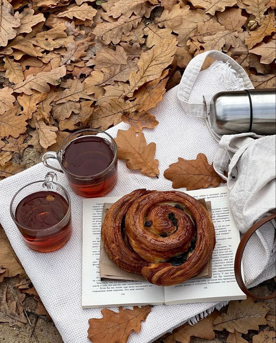 modernlilithh's tweet photo. autumn craving 🍂 https://t.co/LYkIFLqOUM