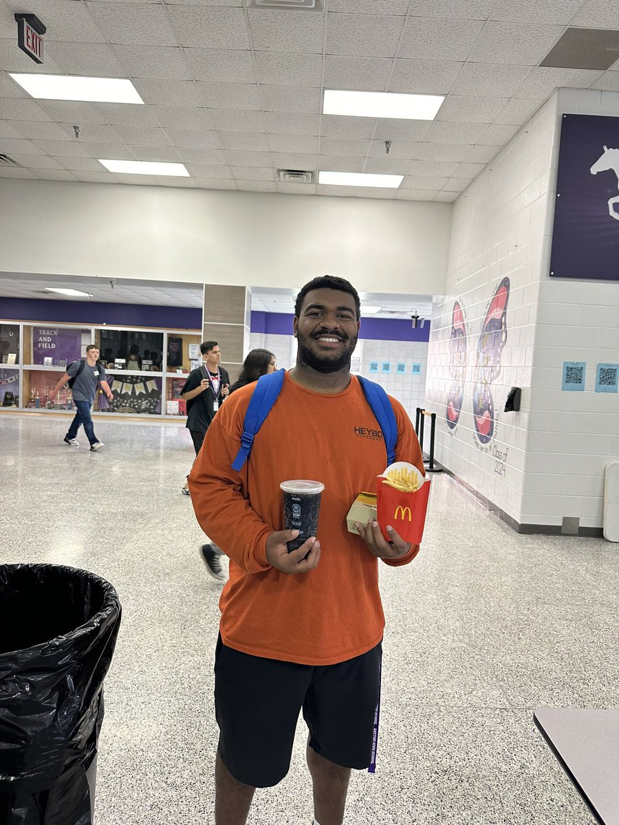 These gentlemen deserve the BIG MAC ATTACK MEAL!! Great job on Friday!! #family <a href="/daytonbroncos1/">DaytonBroncos1</a> <a href="/DISDBroncoPride/">Dayton ISD</a> <a href="/DaytonBroncosFB/">Dayton Bronco Football</a> 
All we drink is “DP”!! It stands for DAYTON PRIDE!!!