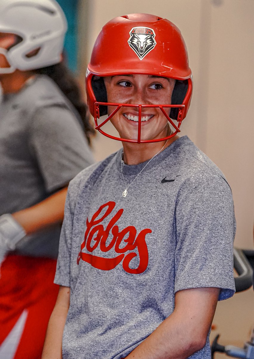 Back to work in the cages.

#GoLobos