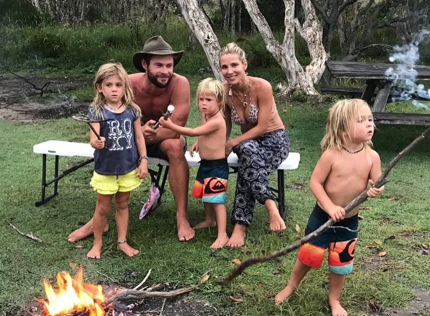 HelloCanada's tweet image. Elsa Pataky penned a sweet tribute to her husband, Chris Hemsworth, for Father's Day in Australia. The couple share three kids together, 10-year-old twins Sasha and Tristan and 12-year-old daughter India Rose.  📸: #elsapataky #chrishemsworth.