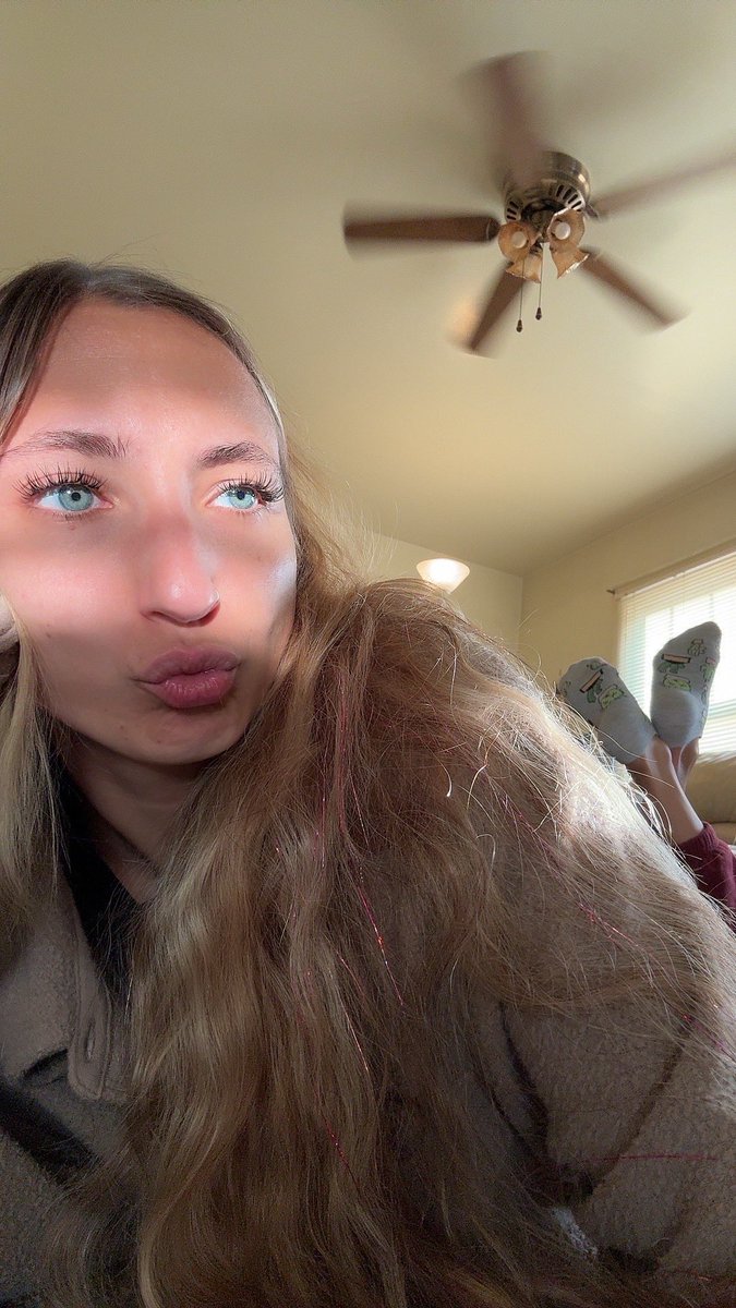 urfavhannah's tweet photo. 😇 #blueeyes #OFinbio https://t.co/e4YvQGg2f6