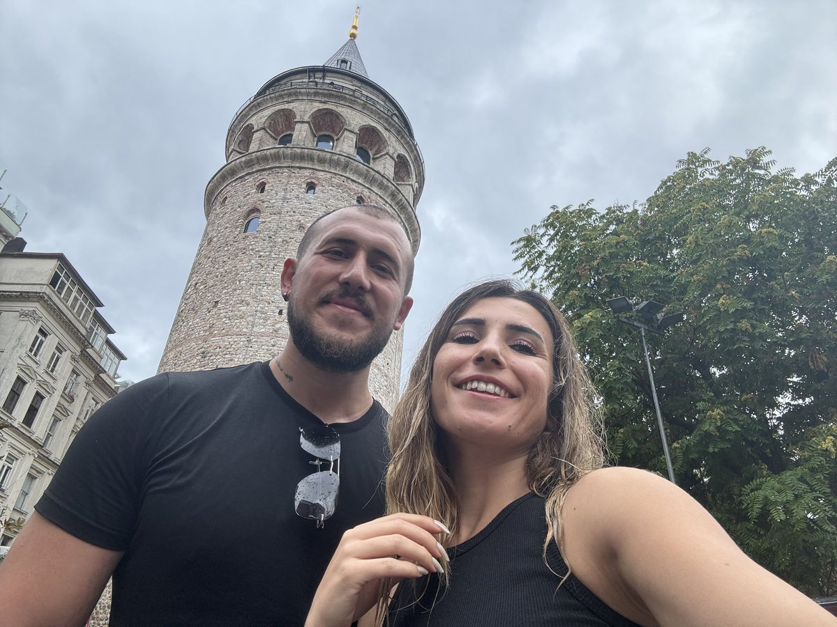 merym_slv's tweet photo. Galata’ya da çıktık🤭🧿
#bae https://t.co/guRumGLej7