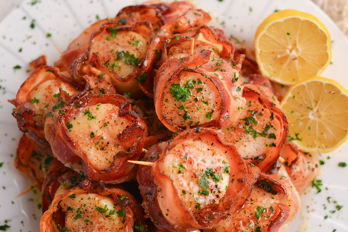 Bacon Wrapped Scallops, also known as Devils on Horseback, are the ultimate party food! Follow our tips to make the perfect scallops. savoryexperiments.com/bacon-wrapped-…