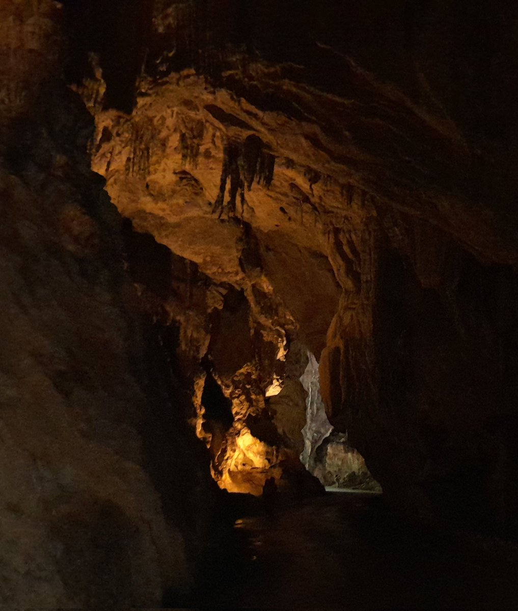 La cuevona de Cueves (Ribadesella)