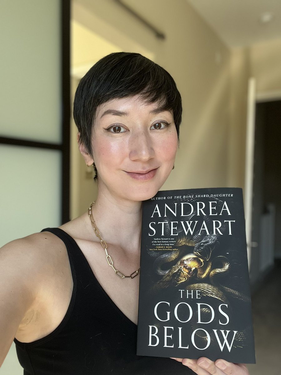 THE GODS BELOW is out in the US today! My fourth published book and the start of a new series. It’s darker than the last one, but it wouldn’t be me if there weren’t silver strands of hope woven through this post-apocalyptic tapestry. Can’t wait to share this journey with you ❤️
