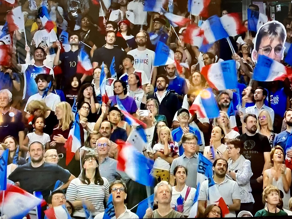 Un immense BRAVO <a href="/AlexPortal/">Alêx Portal</a> pour ton superbe palmarès ! 👏

Quelle performance : 4 courses, 4 podiums, 3 médailles 🥈 et 1 de 🥉 ! 

Une pensée à toute la famille Portal et au club du <a href="/cno_stgermain/">CNO ST GERMAIN</a>. 🏊‍♂️

Une fierté pour <a href="/StGermainLaye/">St-Germain-en-Laye</a> de soutenir les frères prodiges ! 🇫🇷