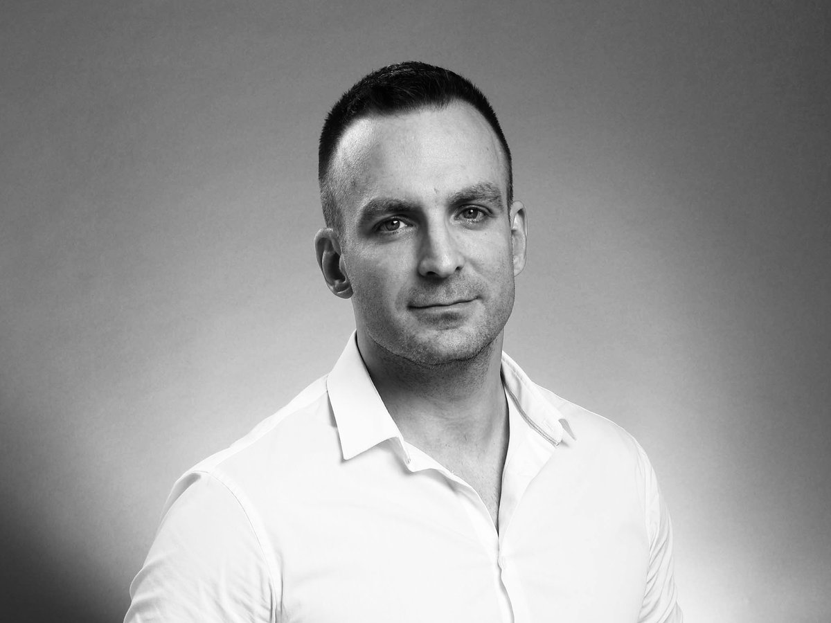 Profesor Radek Ptáček byl velkým zastáncem mnoha důležitých změn na poli lidských práv a ochrany zejména té nejzranitelnější části naší společnosti. Byl mi dlouholetou oporou v tématu nepřijatelnosti fyzických trestů na dětech. Spolupracovali jsme úzce na změnách systému péče o