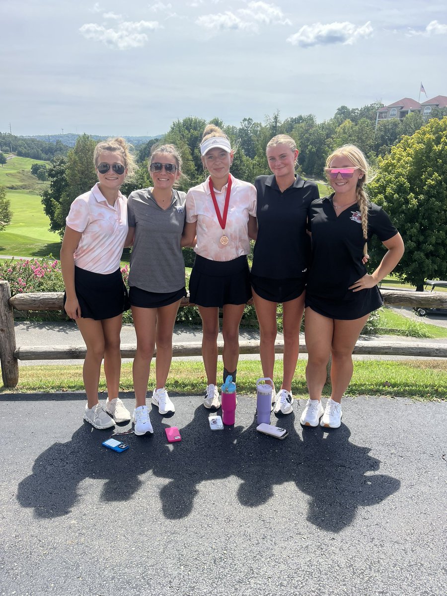 Beautiful day for golf! We placed 3rd in the Lady Wolves JV Shootout. Congrats to Sophia for medaling in the top 10!