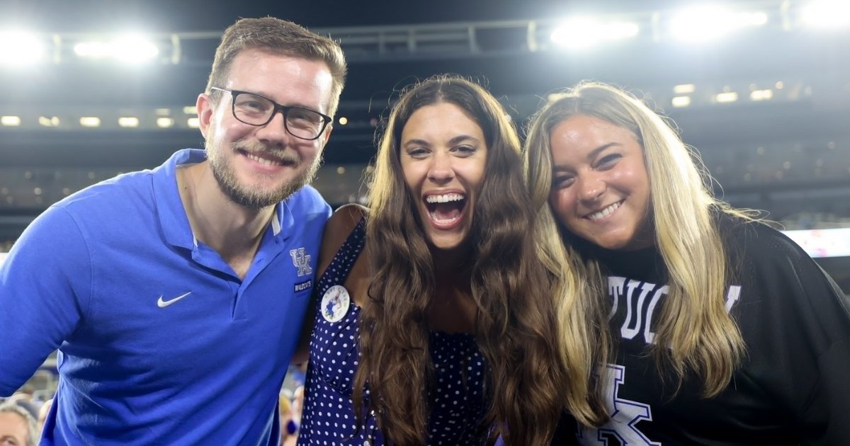 KSR: UK Fans of the Day want updated Kentucky Bowl Projections dlvr.it/TCmfgN