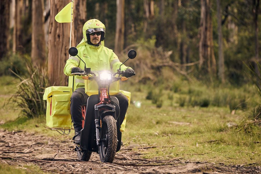 bakeremily17's tweet photo. Australia Post Adds 175 UBCO Electric Motorcycles To Its Delivery Fleet https://t.co/hiBuD4Yz40 https://t.co/FvsN0gzARm