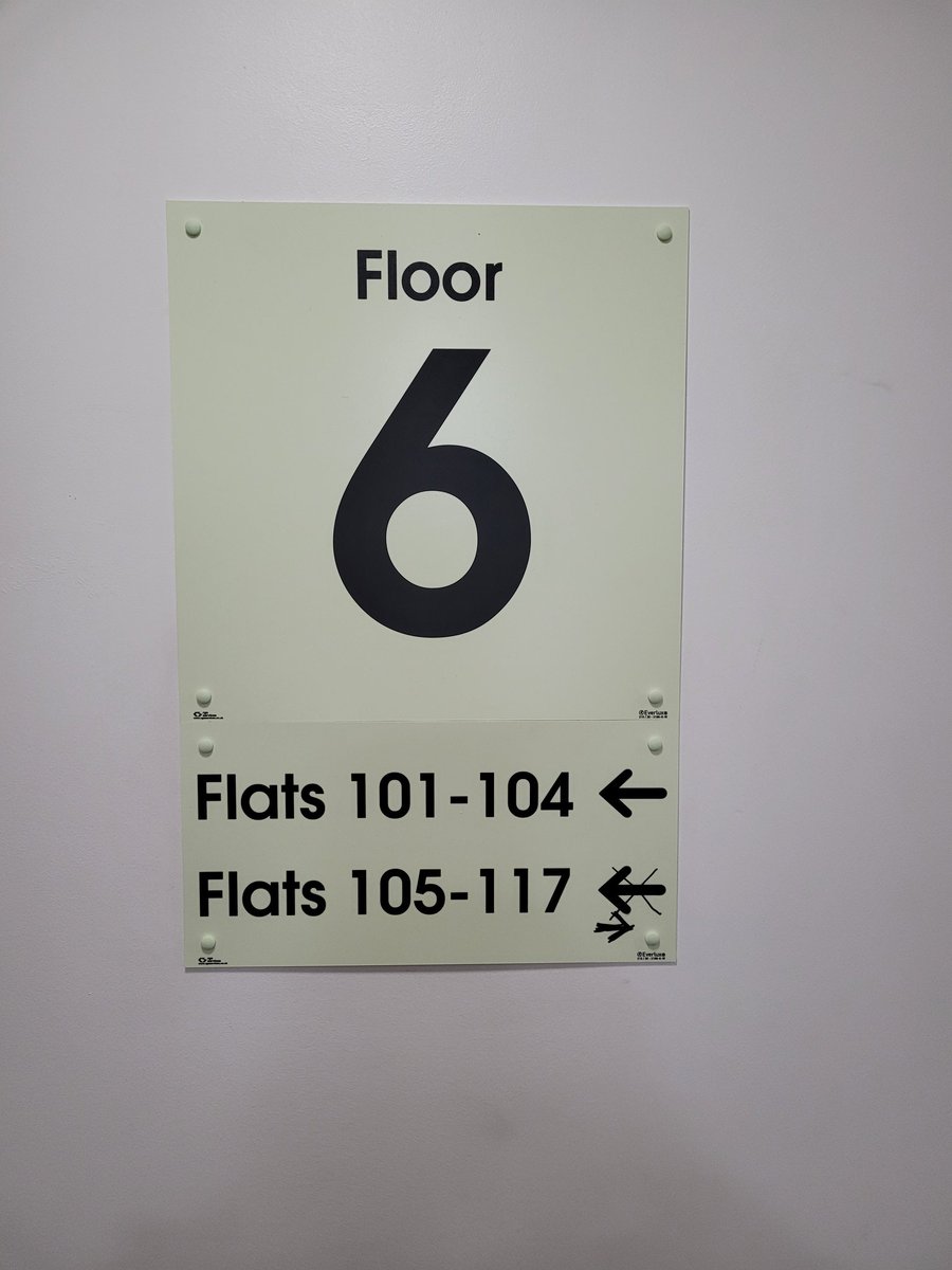 CourtExplorers's tweet image. Despite @RiversideUK @AskOneHousing saying that confusing signs have been replaced,  please explain the attached photo!!! @LondonFire