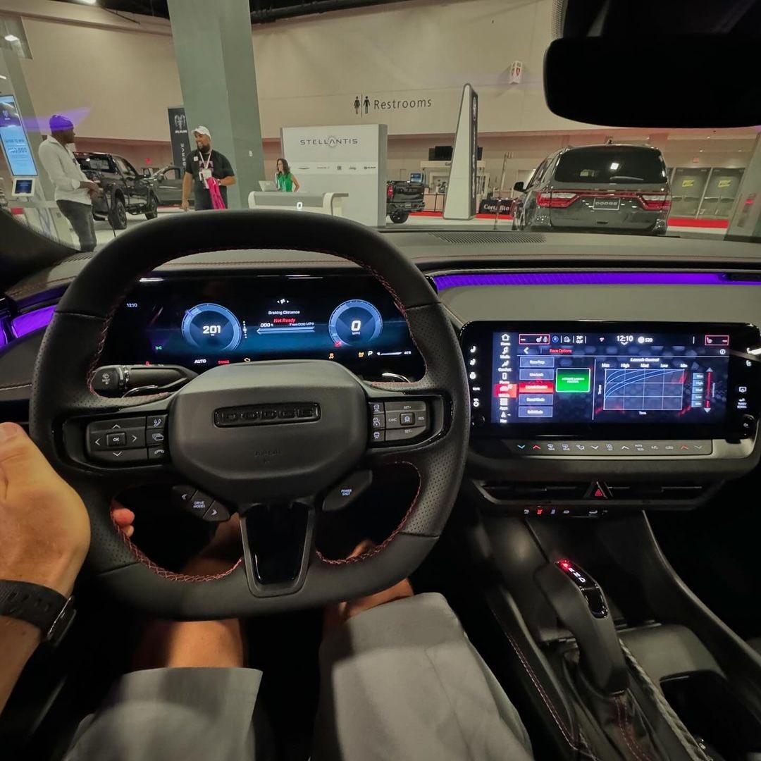Bach78016036's tweet photo. The all-electric 2025 Dodge Charger ⚡️ makes its latest appearance in the Daytona Scat Pack 👀.
https://t.co/mCUhMmMa26
#ARCOM #abouTZU #Beaudet https://t.co/JCbL1mcq66