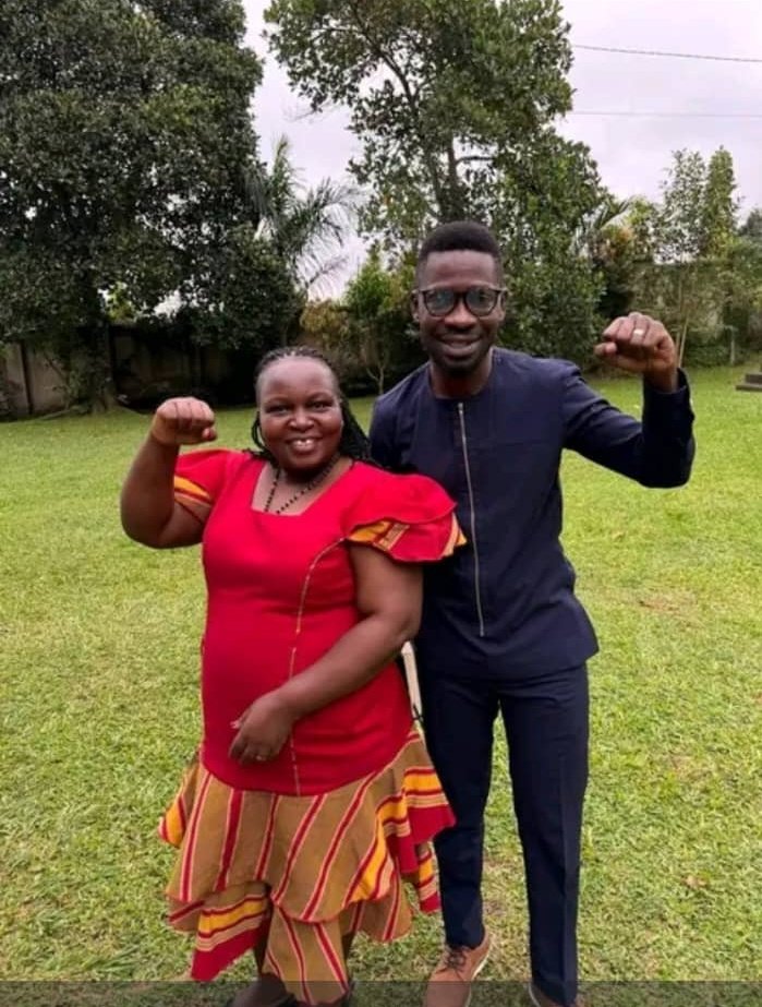 nyakweezi1's tweet image. Comrades in   #TeamJackie #OmuherezaMulungi in solidarity we stand to condemn the murderous act committed against HE. Robert Kyagulanyi  @HEBobiwine  by the regime @PoliceUg   today evenning on his way from a  friend's home. 
 Our hearts are with you &amp;amp; we pray #QuickRecovery