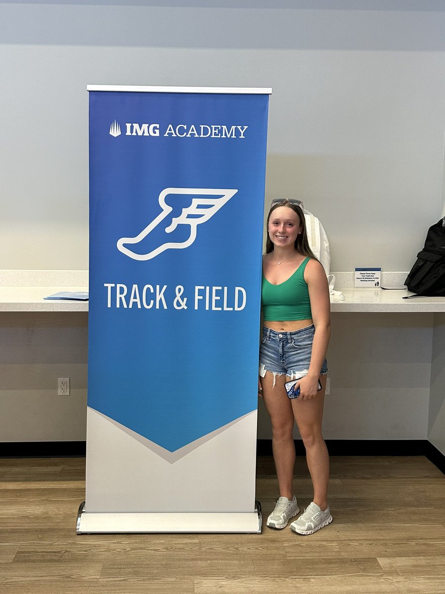 ClutterReegan's tweet photo. Check in day complete!
#goascenders #imgacademy #classof2028 #newbeginnings https://t.co/5JhIs6CtjF