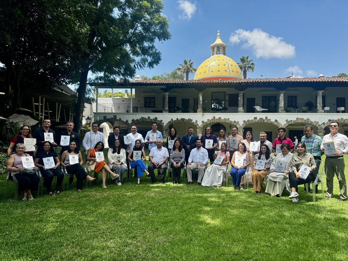 Una entrega más donde reconocemos el valor y compromiso de empresas orgullosamente morelenses. En esta ocasión fueron 21 restaurantes pertenecientes a la Canirac que recibieron su placa y constancia de afiliación a <a href="/Orgullo_Morelos/">Orgullo Morelos</a>.

¡Enhorabuena a las y los empresarios porque