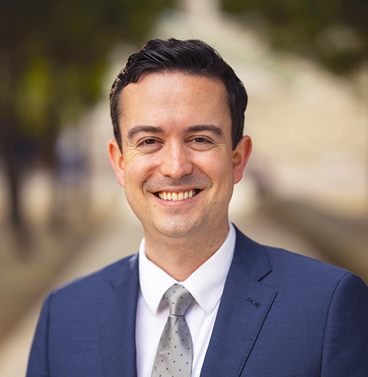 🎉 Welcome Dr. Michael Davies, Sports Medicine Specialist! Dr. Davies joins UCSF Ortho as an assistant professor, bringing expertise in sports medicine &amp; shoulder surgery to UCSF Orthopaedic Institute &amp; ZSFGH. He's also a passionate researcher in tissue regeneration.  Welcome!