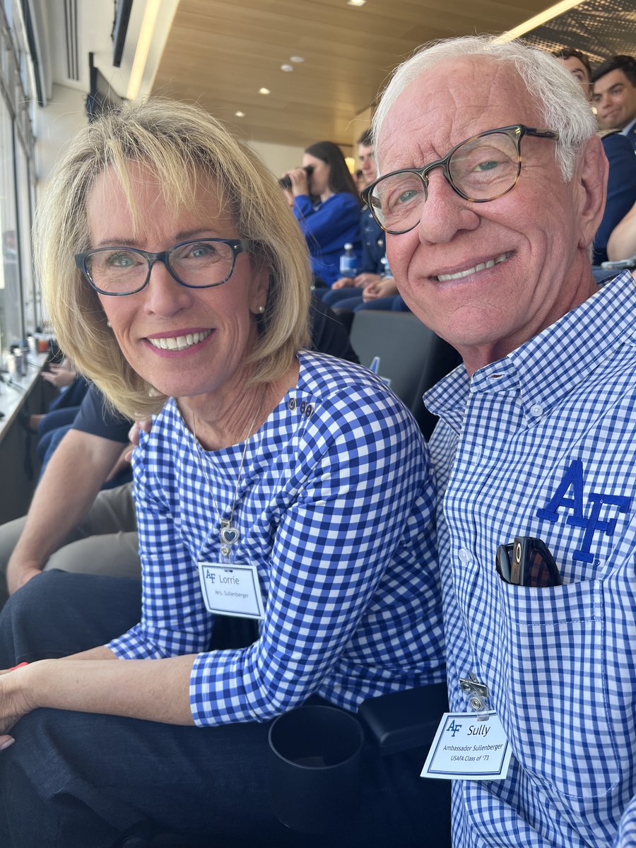 Captsully's tweet photo. It was wonderful to be back at the U.S. Air Force Academy (@af_academy) last week. Lorrie and I always enjoy our time there and are so impressed by the young women and men who will become future leaders. 🇺🇸✈️ #CaptSully #USAirForce #Speech #MotivationalSpeaker https://t.co/z2qsraBuUC