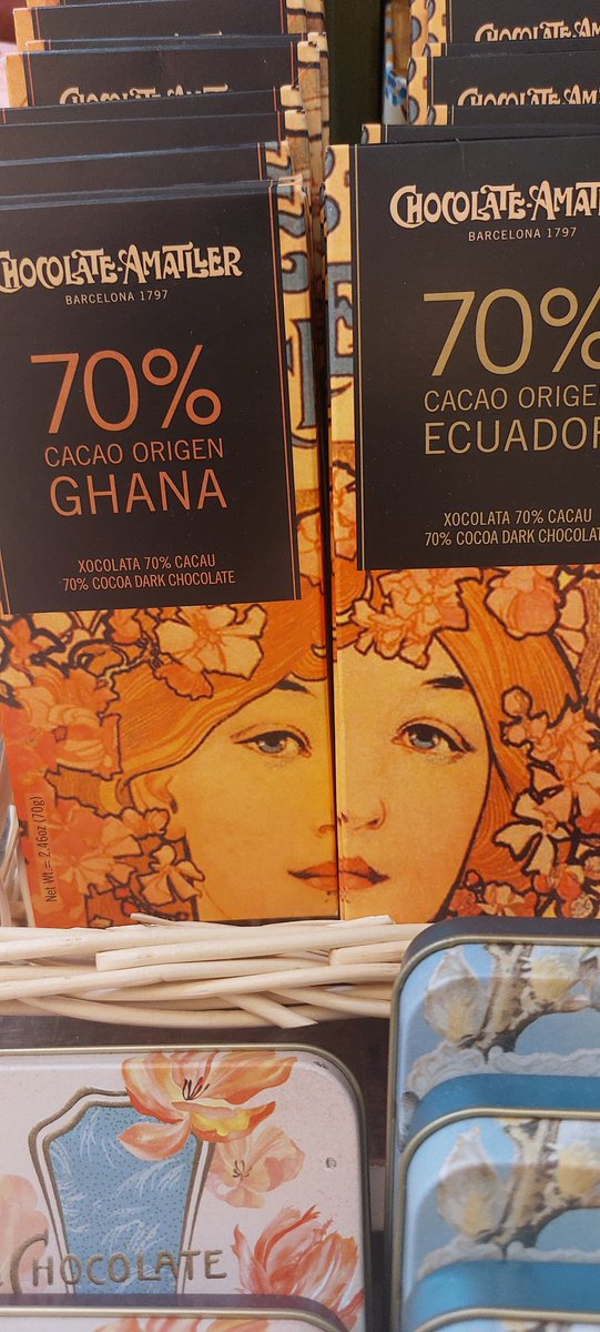 Gewoon Kunstzinnig Lekker🥰 
#mucha #amatller #amatllerchocolate #chocolate chocolade #thefinestinfood #thefinestinchocolate #foodspecialiteitenwinkel #foodspecialiteiten #webshop #onlineshopping 
bommelenbommel.nl