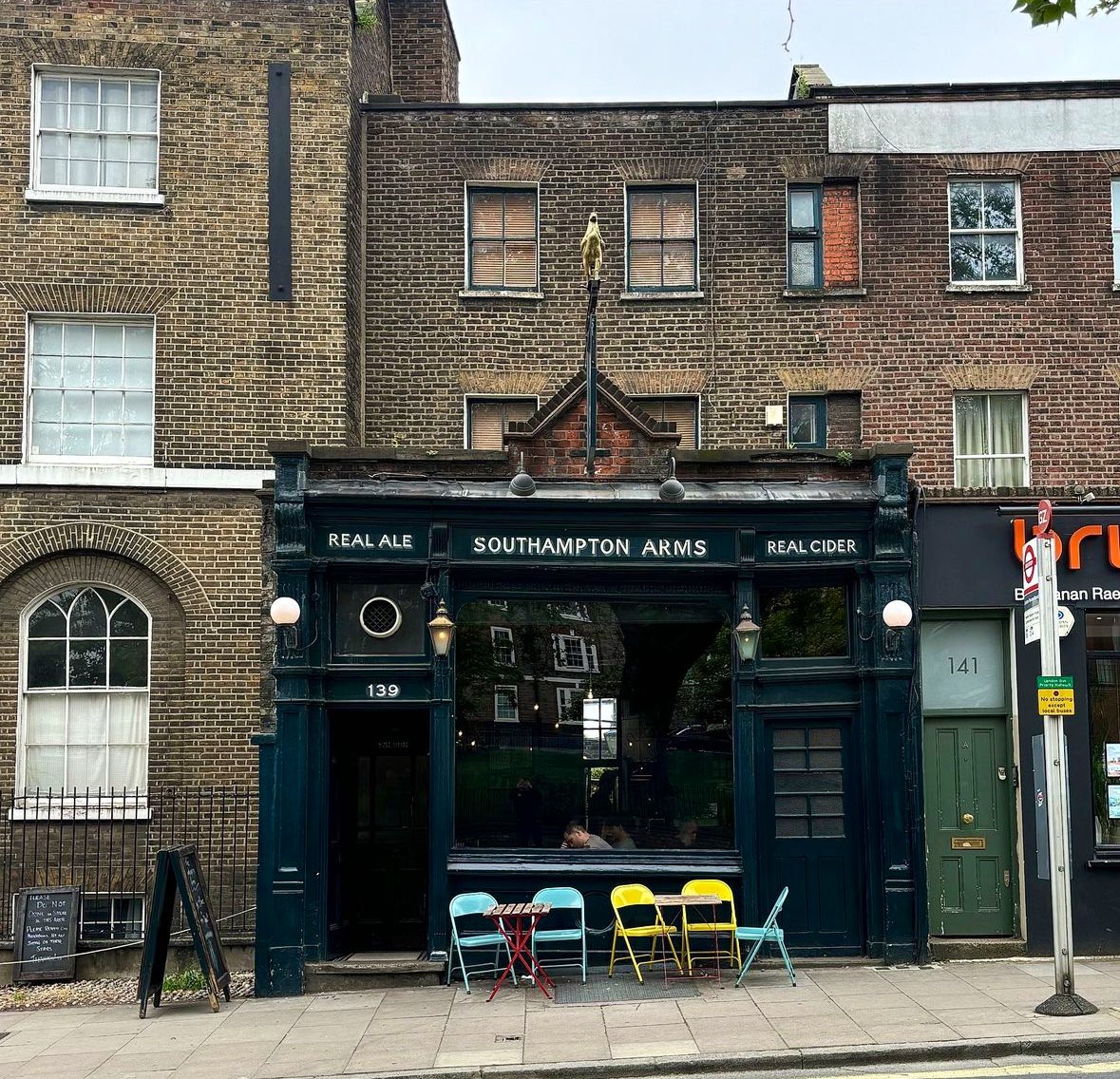 London Pub Map tweet media