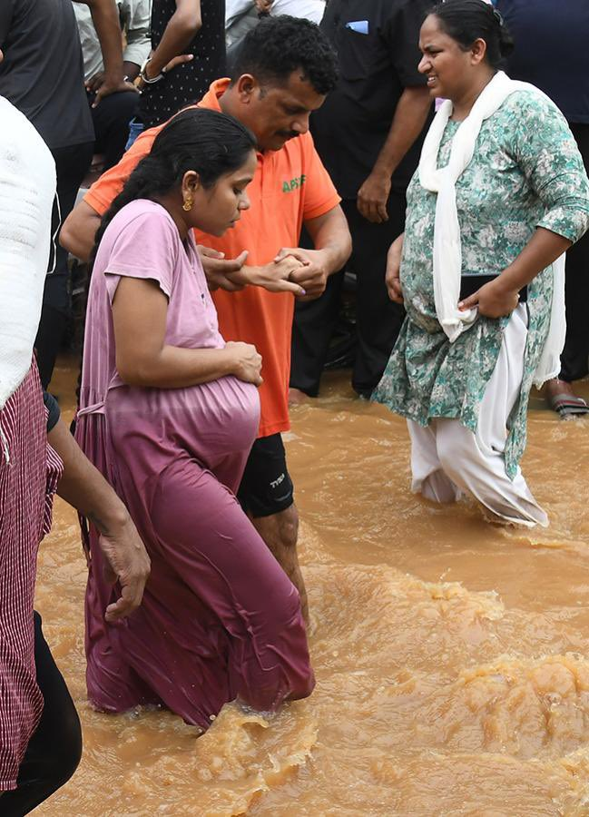 ysj_45's tweet photo. క్షమించు చెల్లెమ్మా.. ఇలాంటి ప్రభుత్వం ఉన్నందుకు సిగ్గు పడుతున్న... రేయ్ కుక్క ఎక్కడ ఉన్నావ్ రా...
D SHE M....
#AndhraPradesh 💔 https://t.co/9KF1e3BTcH