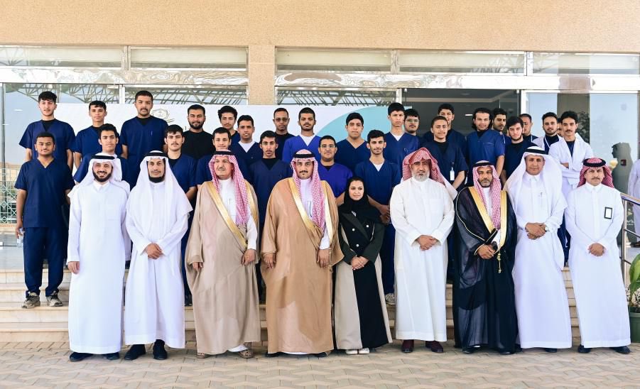 College_Nursin's tweet photo. رئيس #جامعة_المجمعة يفتتح المعرض المصاحب لحفل تدشين #كلية_التمريض . https://t.co/X4o7Sc2i84
