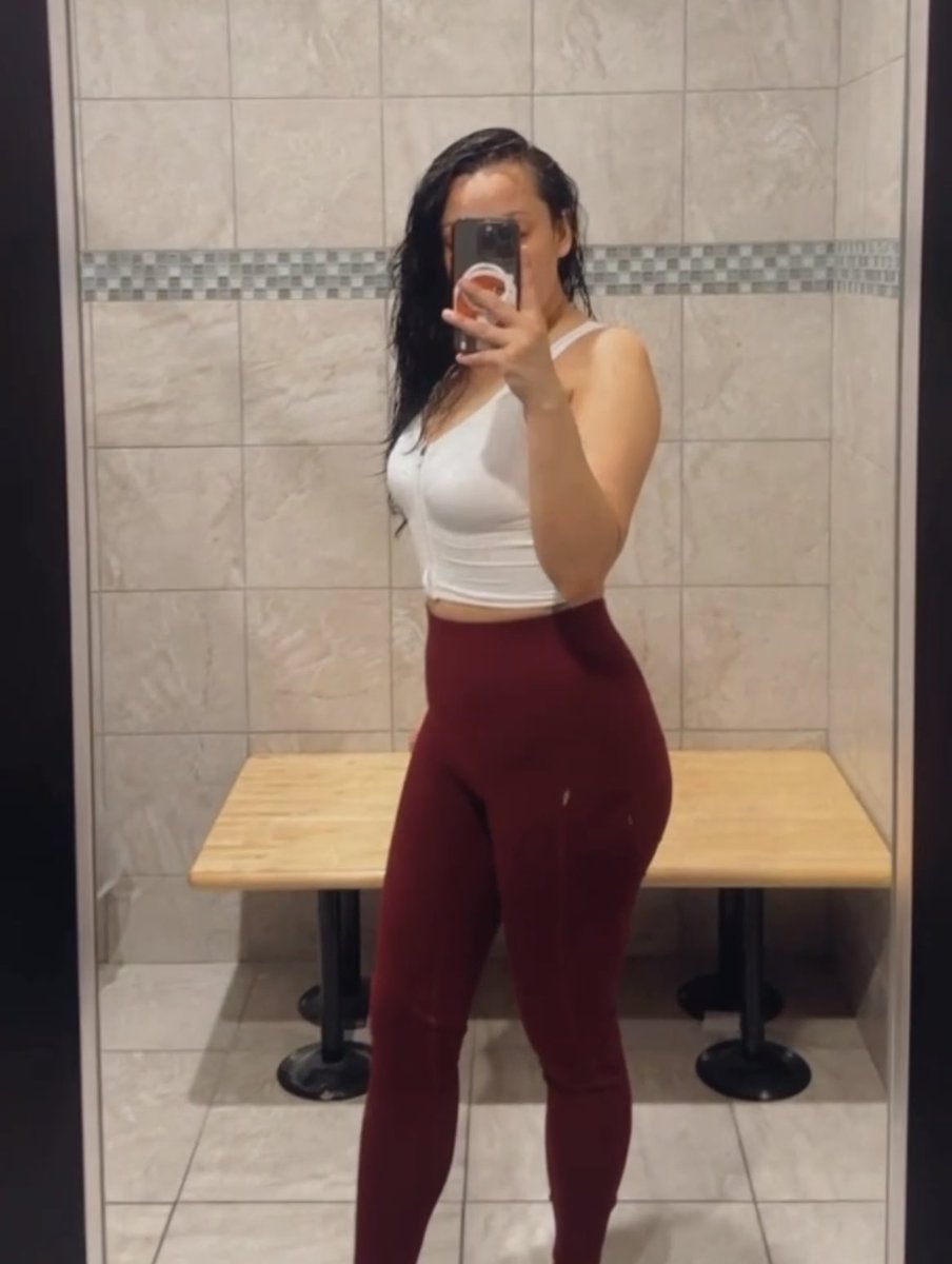 Evilqween's tweet image. All I do is GYM, GYM, GYM no matter what💪🏻🤸🏻‍♀️ looking and feeling GOODtttt is the reward 🥰