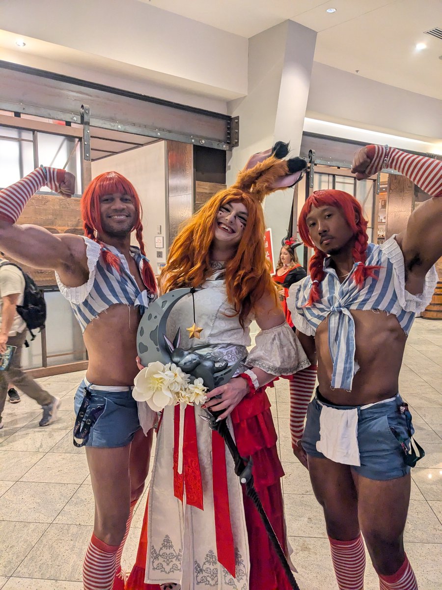 docseraph's tweet image. From #DragonCon2024 I got to take some pics with the awesome and fabulous @Arcanekani! Wish we could have gotten to talk but we just kept running into each other when we were each busy. Hopefully at another con!